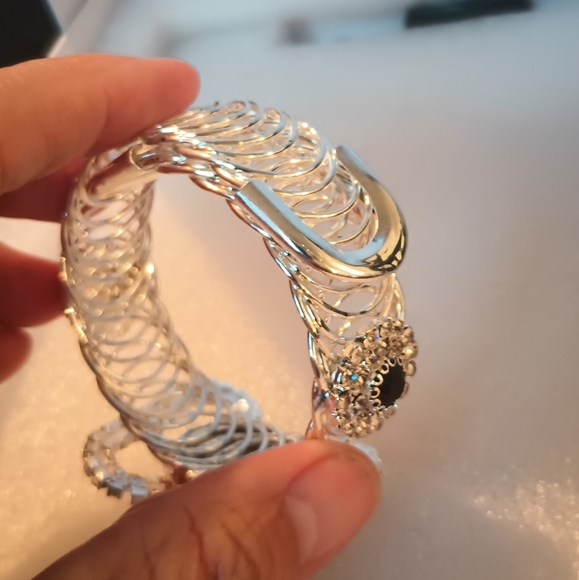 Quartz Watch - Picture 9 of 13